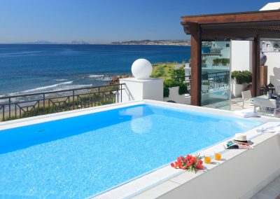 Estepona apartment pool - Lunde & Nieto